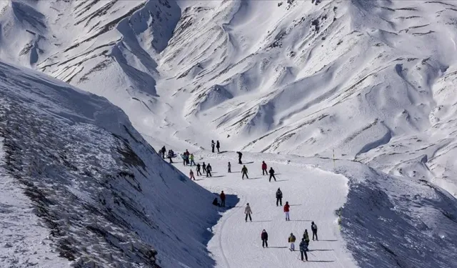 Kayak merkezlerinde en fazla kar kalınlığı Hakkari ve Palandöken'de ölçüldü