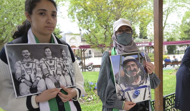 Uzaya giden ilk Suriyeli astronot Muhammed Faris için İstanbul'da gıyabi cenaze namazı kılındı