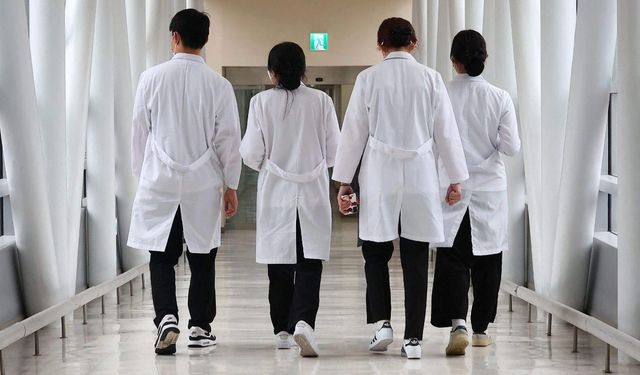 Güney Kore'de doktorların eylemleri nedeniyle iki hastanede poliklinik ve cerrahi hizmetler askıya alındı