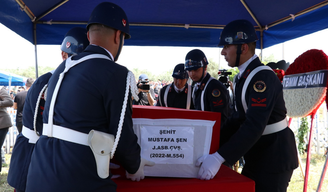 Şehit Jandarma Astsubay Çavuş Şen Antalya'da son yolculuğuna uğurlandı
