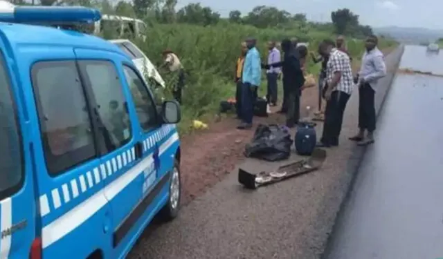 Nijerya'da tır cuma namazı kılanların arasına daldı: 14 ölü