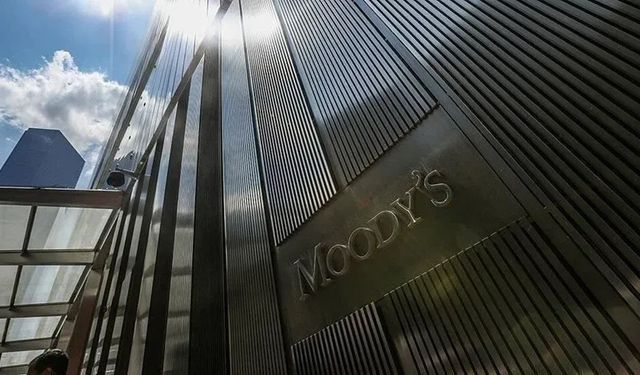 Moody's Türkiye'nin kredi notunu iki kademe yükseltti