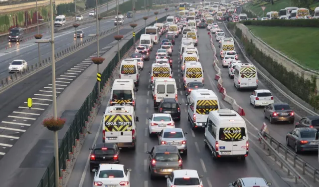 İstanbul'da okulların ilk gününde saatlere trafik düzenlemesi