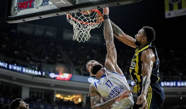 Fenerbahçe, Anadolu Efes'i devirdi! Bu sezon ilk...