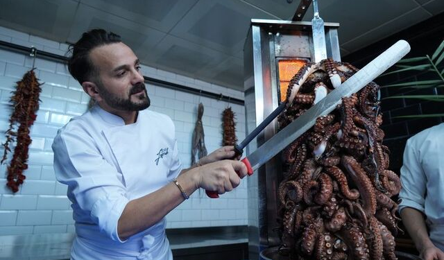 Menüye eklediler! Ahtapot döner dikkat çekiyor...