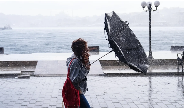 AKOM'dan İstanbul uyarısı! Fırtına ve yağış...