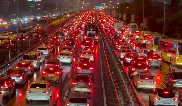 İstanbul trafikte dünya zirvesinde!