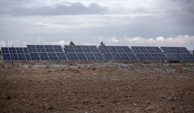 Erbil'deki bir köyde güneş enerjisiyle tasarruf sağlanarak hava kirliliği önleniyor