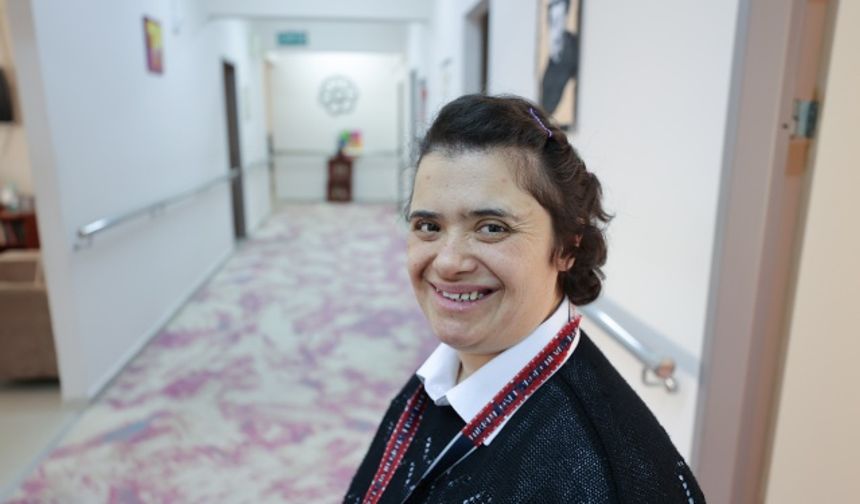 Aile ve Sosyal Hizmetler Bakanlığına bağlı Saray Engelsiz Yaşam ve Bakım Rehabilitasyon Merkezi&#039;ndeki Yaşam Evi&#039;nde kalan down sendromlu Gülendam Türkmen ile Aysel Erdoğan, spor elde ettikleri başarılarla yetinmeyip yeni hedeflere koşuyor.

Devlet koruması altındaki Türkmen ve Erdoğan, Aile ve Sosyal Hizmetler Bakanlığına bağlı Saray Engelsiz Yaşam ve Bakım Rehabilitasyon Merkezi&#039;ndeki Yaşam Evi&#039;nde kalıyor. 35 yaşındaki Türkmen ile 22 yaşındaki Erdoğan&#039;ın devletin desteğiyle sporda elde ettiği başarılar dikkat çekiyor.