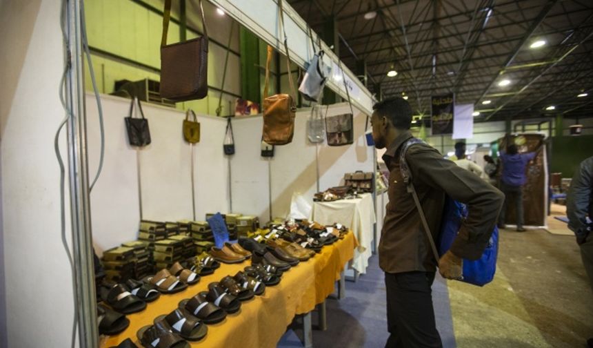 Ürünlerin fabrika fiyatlarıyla tüketiciye sunulduğu fuarda vatandaşların üzerindeki yükün hafifletilmesi, yerli malı ve üretimin tanıtılması ve teşviki hedefleniyor.