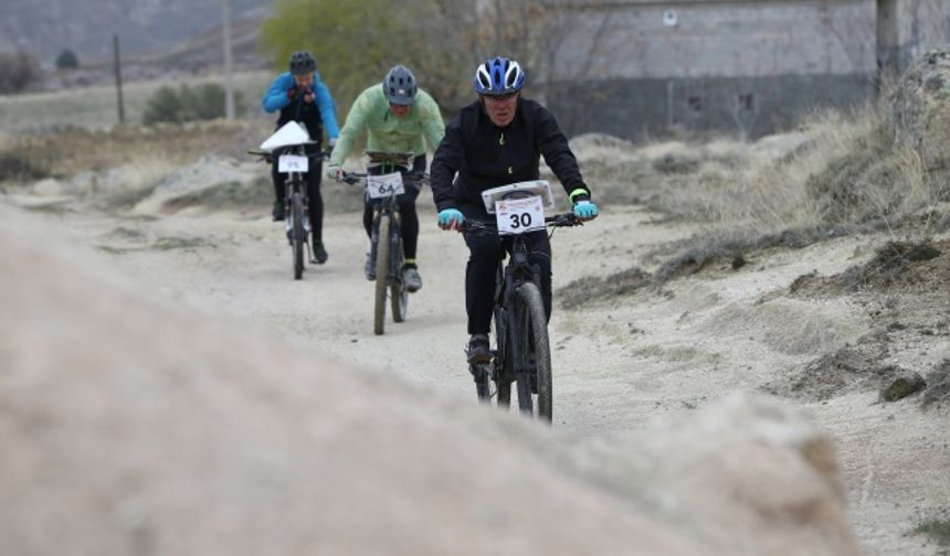 Bisikletle oryantiring yarışları Kapadokya'da başladı