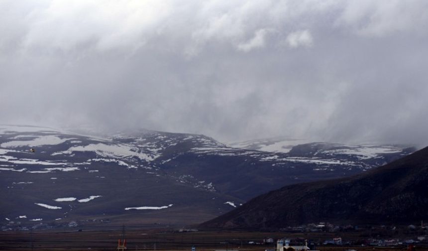 Ardahan'ın yüksek kesimleri karla kaplandı