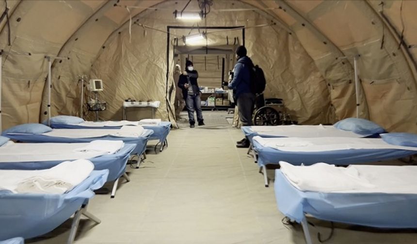 BAE depremzedeler için Gaziantep'te 54 yatak kapasiteli sahra hastanesi kurdu