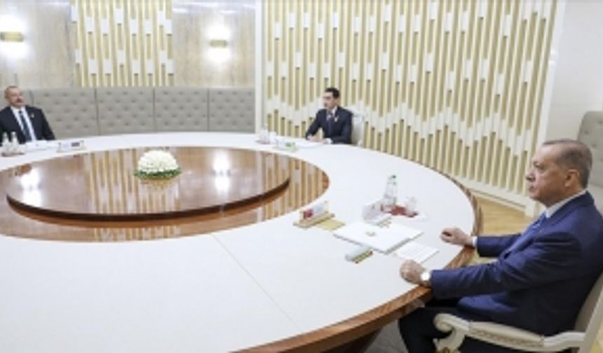 Cumhurbaşkanı Erdoğan, Türkmenistan ve Azerbaycanlı mevkidaşlarıyla bir araya geldi