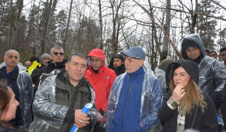 Çalışmanın İnebolu, Doğanyurt, Şenpazar, Cide, Bozkurt, Abana, Çatalzeytin ilçelerini kapsadığını, on yıl içinde bölgede kestane ve kestane balı üretimi yapan insanların sayısının artacağını öngördüklerini dile getiren Sönmezoğlu, şöyle devam etti:

"Yöremizde yapılan kestane üreticiliği ve bal üreticiliğiyle yöre insanımızın 250-300 milyon lira gibi yıllık bir değer ürettiğini düşünüyoruz. Yapacağımız bu çalışmalarla sekiz on yıl içinde bunu 1 milyar liraya çıkaracağız. Muhtemelen on yıldan sonra bu sahilde defneden, kestane meyvesinden, bal üretiminden birkaç milyar gelir elde edileceğini ve halkın refah seviyesinin çok yükseleceğini düşünüyorum." ifadelerini kullandı.

Kastamonu Üniversitesi Orman Fakültesi Orman Mühendisliği Bölüm Başkanı Prof. Dr. Erol Akkuzu da çalıştaya 10 öğretim üyesi ile birlikte katıldıklarını söyledi.