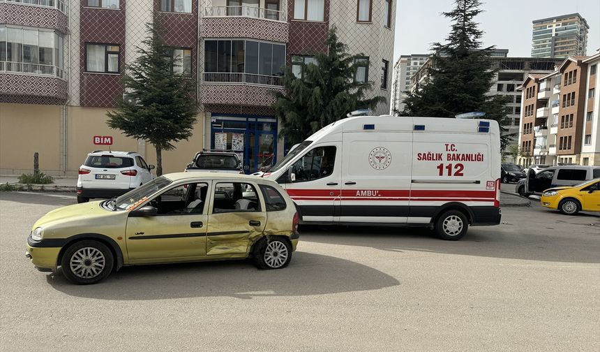 Elazığ'da trafik kazasında 3 kişi yaralandı