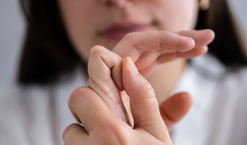 Parmak kıtlatmak sağlığa zararlı mıdır?