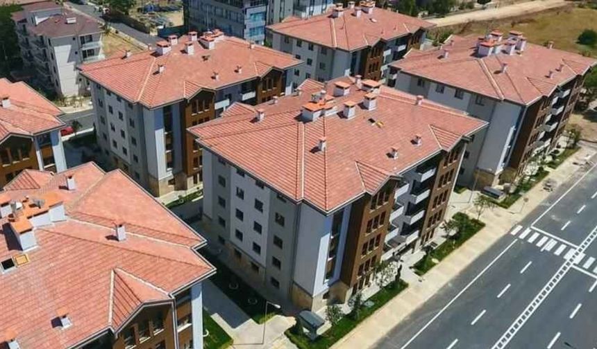Söz konusu projede 31 adet konut yer alırken 2+1 ve 3+1 evlerin olduğu projeye başvurular bugün başladı.