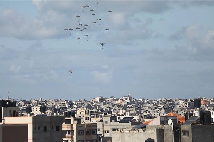 Gazze Şeridi'ne havadan atılan insani yardım malzemesinin paraşütleri açılmadı